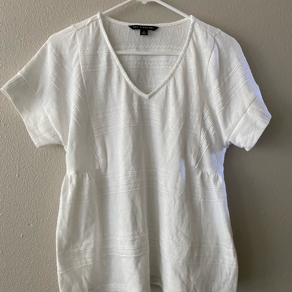 Cute Zac & Rachel White V-neck